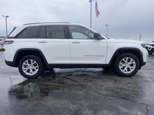 Bright White Clearcoat 2023 Jeep Grand Cherokee Limited