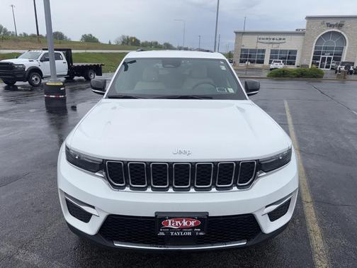 Bright White Clearcoat 2023 Jeep Grand Cherokee Limited