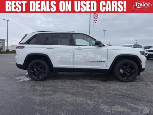 Bright White Clearcoat 2023 Jeep Grand Cherokee Limited