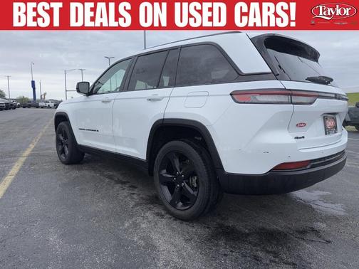 Bright White Clearcoat 2023 Jeep Grand Cherokee Limited