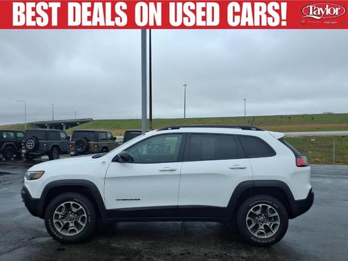 Bright White Clearcoat 2022 Jeep Cherokee Trailhawk