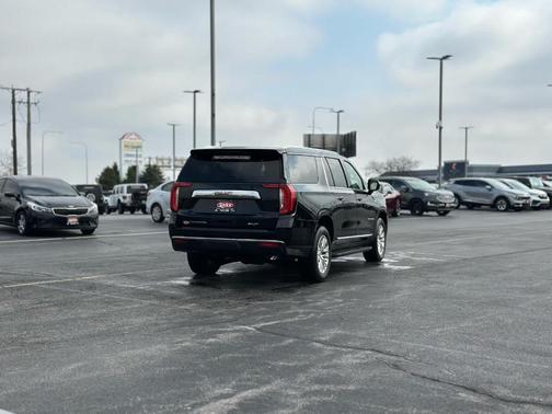 2023 GMC Yukon XL SLT