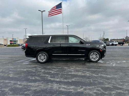 2023 GMC Yukon XL SLT