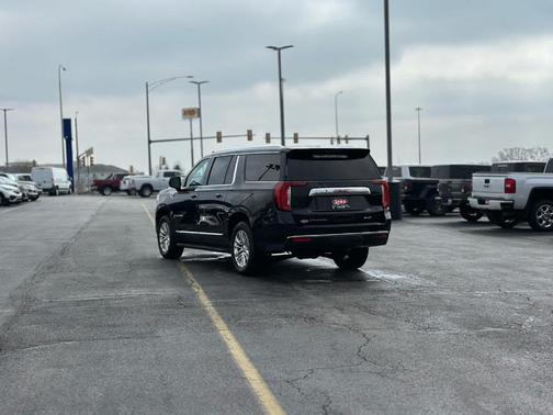 2023 GMC Yukon XL SLT