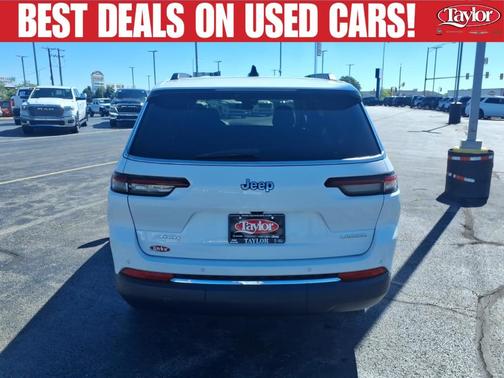 Bright White Clearcoat 2023 Jeep Grand Cherokee L Laredo