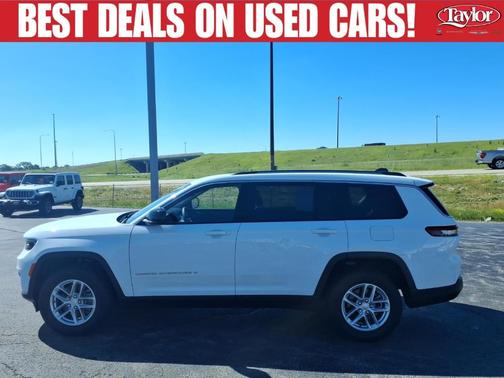 Bright White Clearcoat 2023 Jeep Grand Cherokee L Laredo