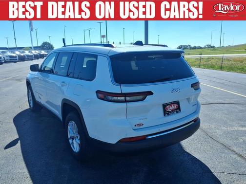 Bright White Clearcoat 2023 Jeep Grand Cherokee L Laredo