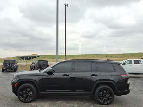 2021 Jeep Grand Cherokee L Laredo