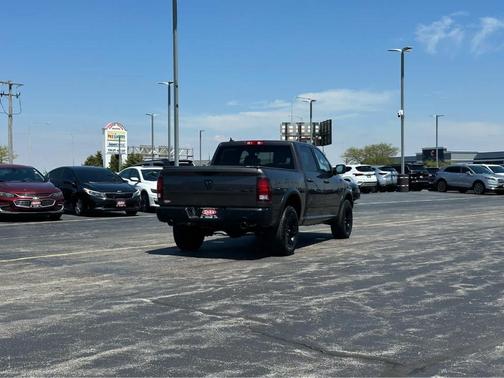 2022 RAM 1500 Classic SLT