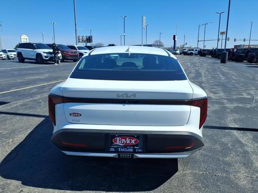 Snow White Pearl 2025 Kia K4