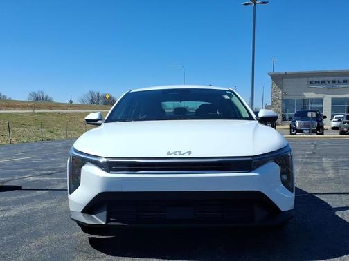 Snow White Pearl 2025 Kia K4