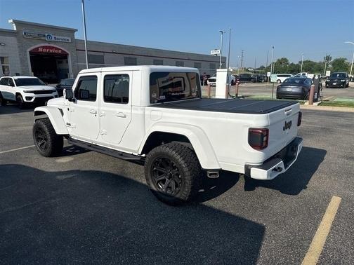 2022 Jeep Gladiator Overland