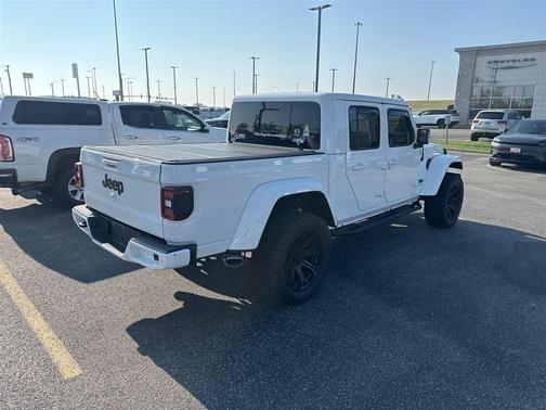 2022 Jeep Gladiator Overland