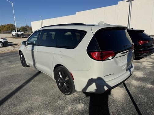 2020 Chrysler Pacifica Touring-L Plus
