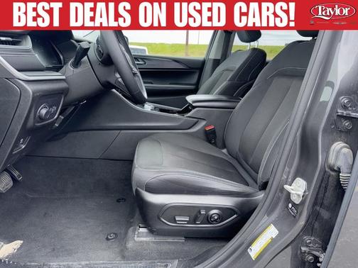 Metallic 2023 Jeep Grand Cherokee L Laredo