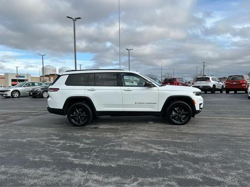 2023 Jeep Grand Cherokee L Laredo