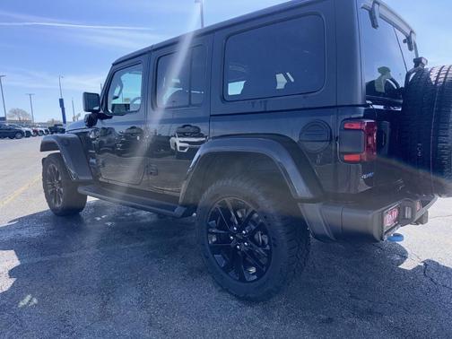 Black Clearcoat 2023 Jeep Wrangler 4xe Sahara
