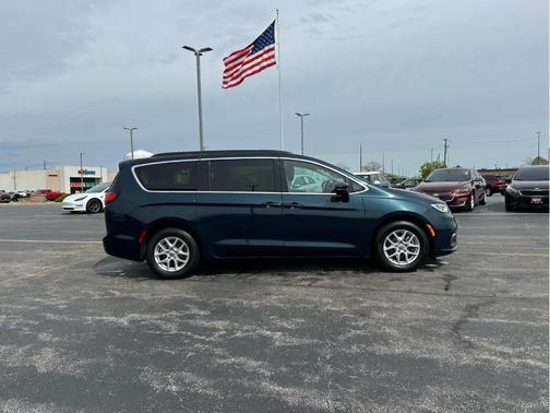 2022 Chrysler Pacifica Touring-L