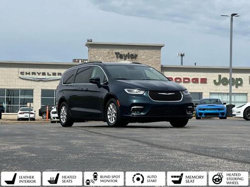 2022 Chrysler Pacifica Touring-L