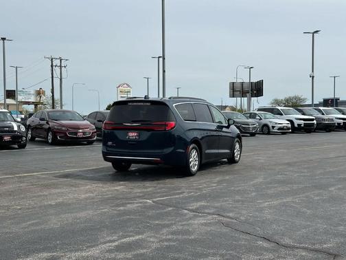 2022 Chrysler Pacifica Touring-L