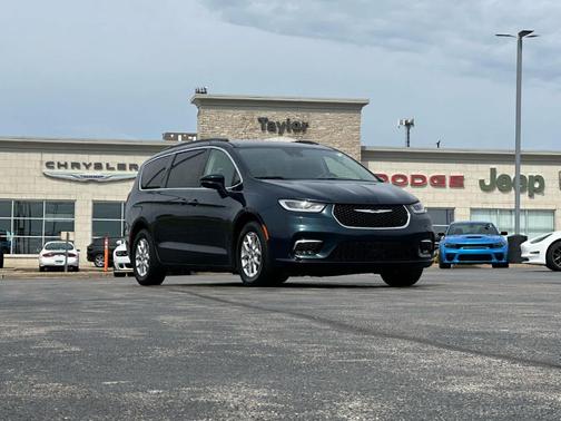 2022 Chrysler Pacifica Touring-L