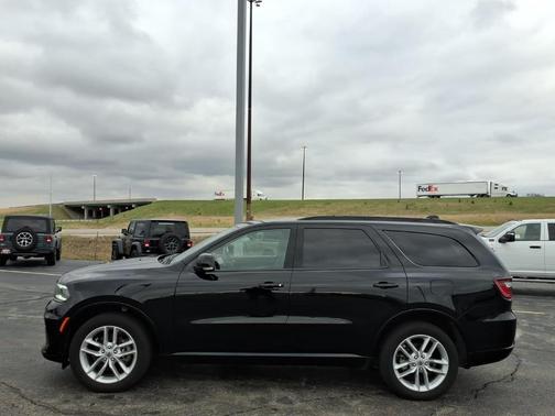 DB Black Crystal Clearcoat 2025 Dodge Durango GT