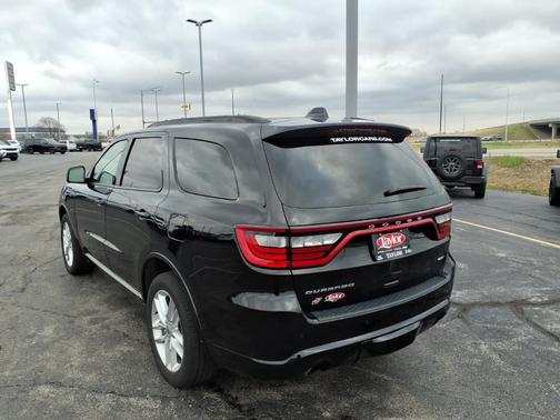 DB Black Crystal Clearcoat 2025 Dodge Durango GT