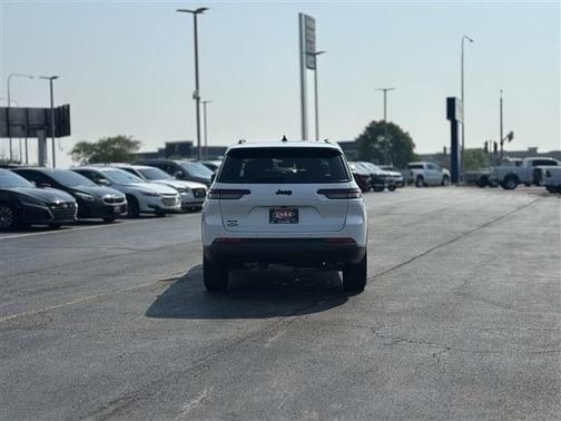 2024 Jeep Grand Cherokee L Laredo