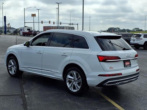 2024 Audi Q7 55 Premium Plus