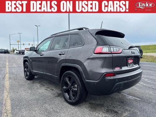 Granite Crystal Clearcoat Metallic 2023 Jeep Cherokee Altitude Lux