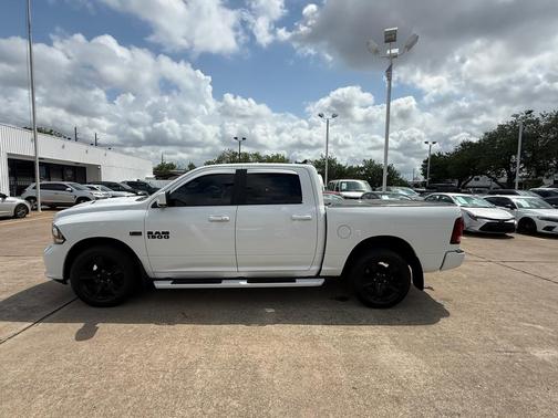 Bright White Clearcoat 2017 RAM 1500 Sport