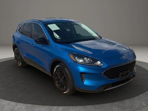 Velocity Blue Metallic 2021 Ford Escape SE