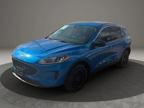 Velocity Blue Metallic 2021 Ford Escape SE