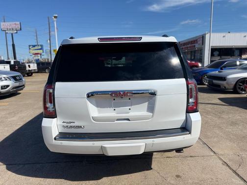 2017 GMC Yukon Denali