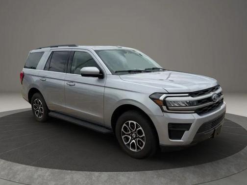 Iconic Silver Metallic 2024 Ford Expedition XLT