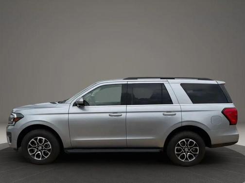 Iconic Silver Metallic 2024 Ford Expedition XLT