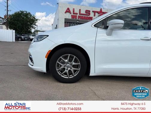 Bright White Clearcoat 2022 Chrysler Pacifica Touring