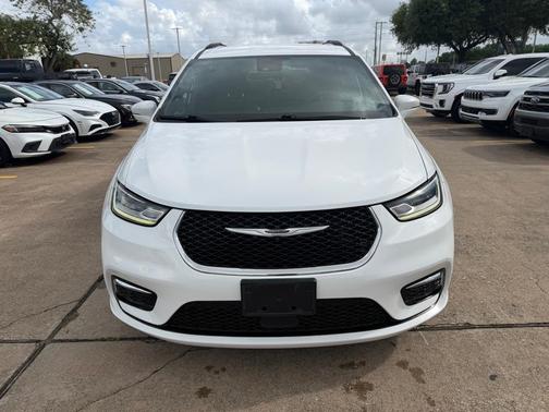 Bright White Clearcoat 2022 Chrysler Pacifica Touring