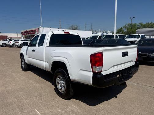 2017 Toyota Tacoma SR