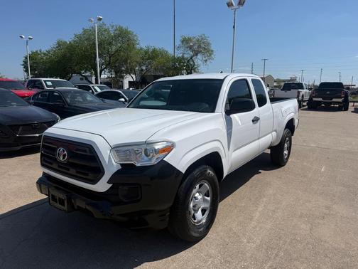 2017 Toyota Tacoma SR