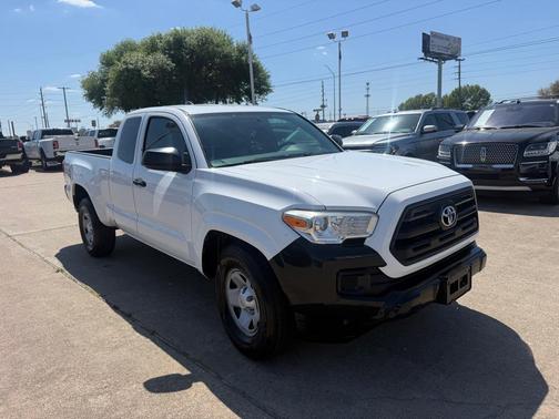 2017 Toyota Tacoma SR