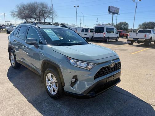 2021 Toyota RAV4 XLE