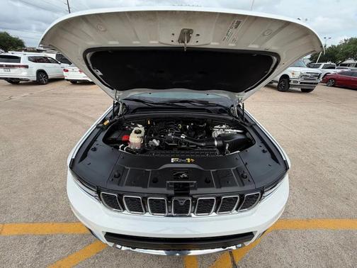 Bright White Clearcoat 2022 Jeep Grand Cherokee L Limited