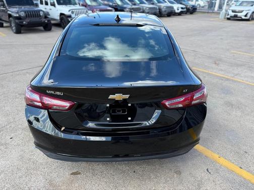 2021 Chevrolet Malibu FWD LT