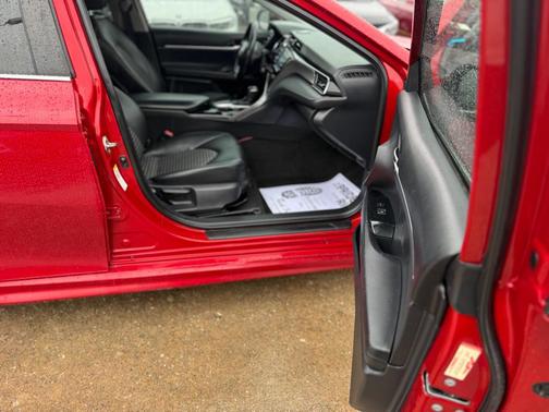 2019 Toyota Camry 4D