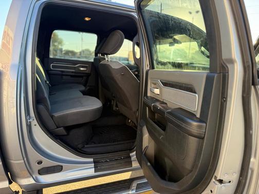 2021 RAM 2500 Big Horn Crew Cab 4x4 6'4' Box