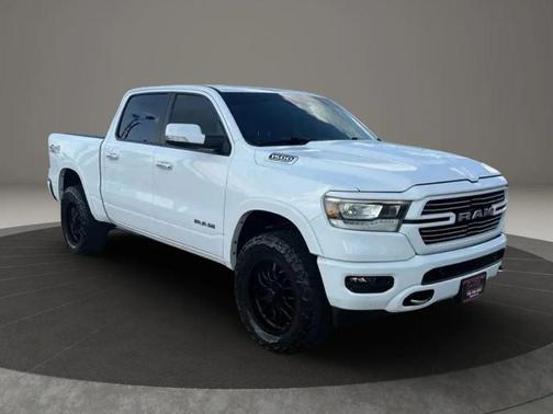 Bright White Clearcoat 2022 RAM 1500 Laramie