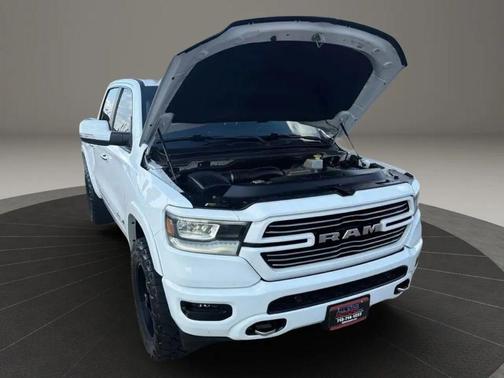 Bright White Clearcoat 2022 RAM 1500 Laramie