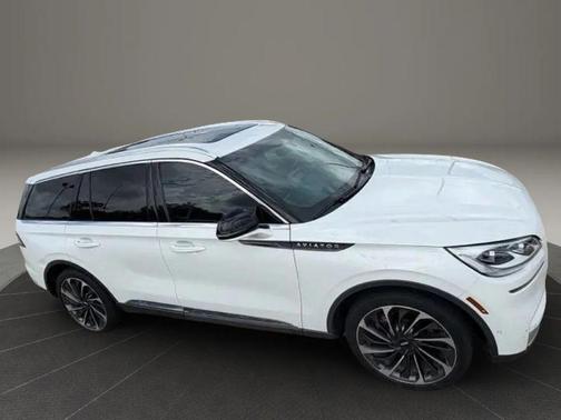 Pristine White Metallic Tri-Coat 2020 Lincoln Aviator Reserve AWD