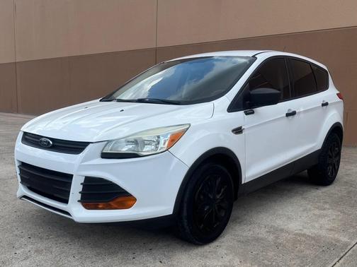 Oxford White 2014 Ford Escape S
